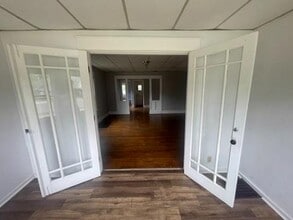 2304 E Memorial Dr in Muncie, IN - Foto de edificio - Building Photo
