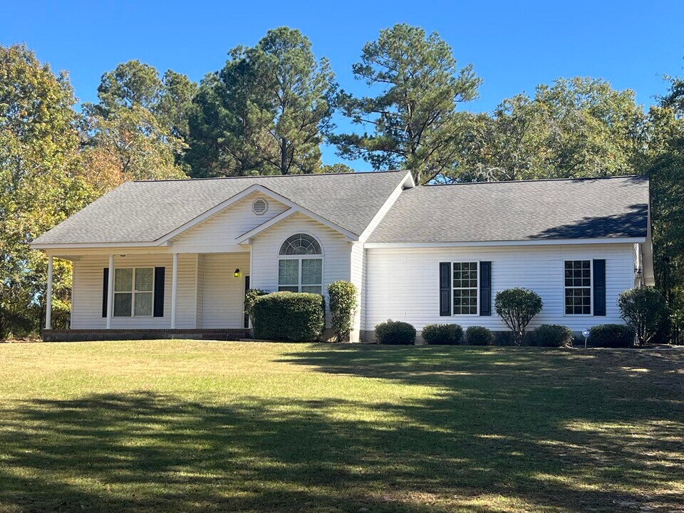 110 Stratford Ln in Thomson, GA - Building Photo