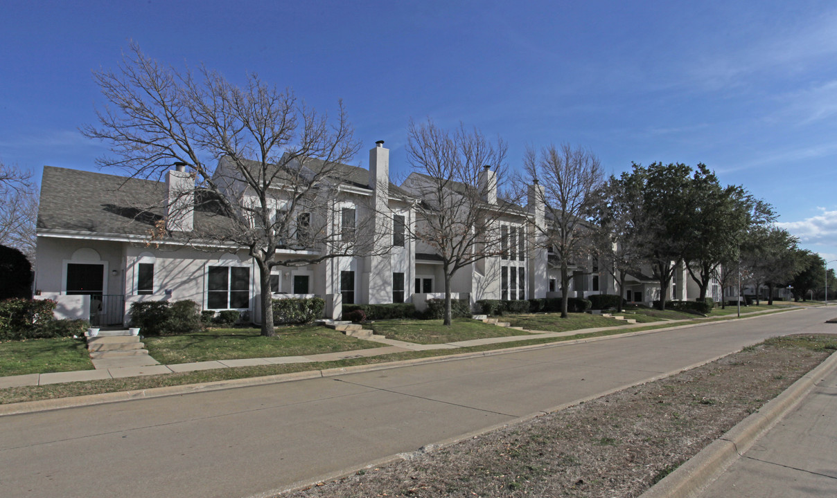 Palos Verdes Townhomes in Arlington, TX - Building Photo