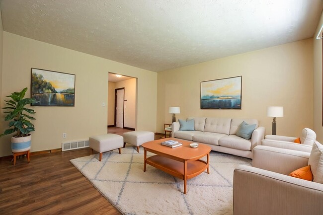 property at 15873-15875 US-75