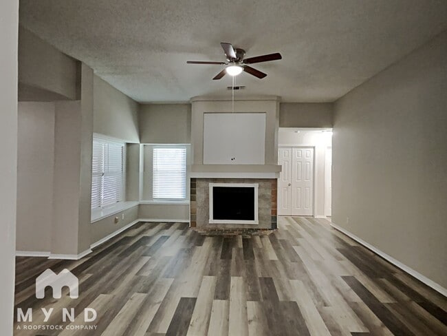 7407 Longing Trail in San Antonio, TX - Building Photo - Building Photo