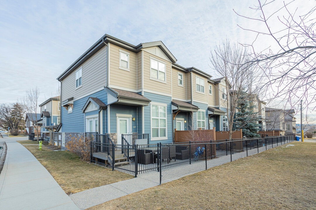 Galleries Renfrew in Calgary, AB - Building Photo