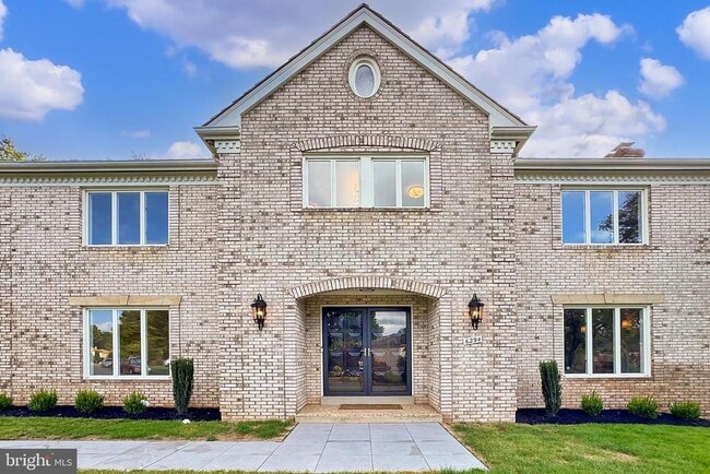 6294 Dunaway Ct in McLean, VA - Building Photo - Building Photo