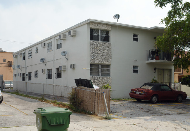 1253 NW 6th St in Miami, FL - Building Photo - Building Photo