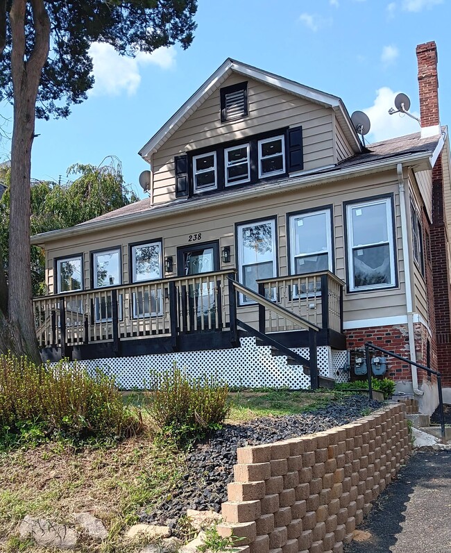 238 Penn Blvd, Unit 2nd Floor in East Lansdowne, PA - Building Photo - Building Photo