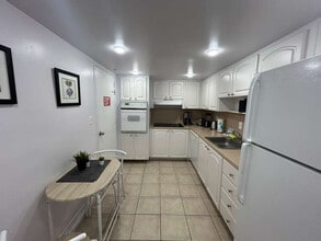 3725 Jimmy Buffett Mem Hwy in Hollywood, FL - Building Photo - Building Photo