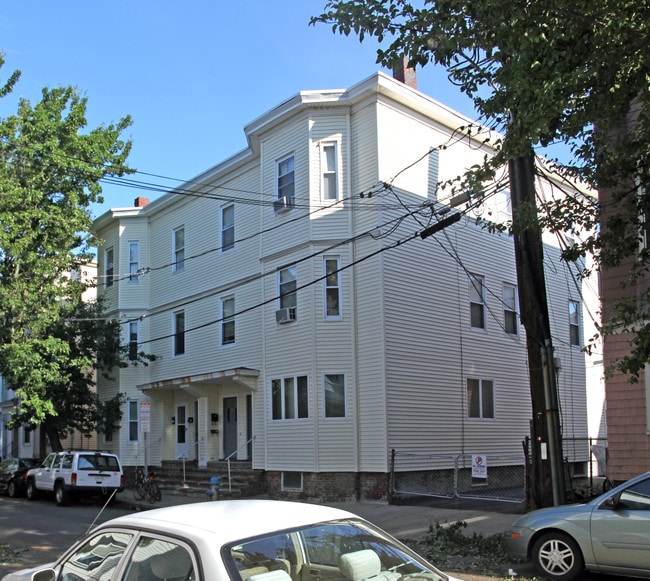 13-19 Marney St in Cambridge, MA - Foto de edificio - Building Photo