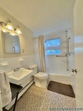 68 Mill St, Unit 8 in Woburn, MA - Building Photo - Building Photo