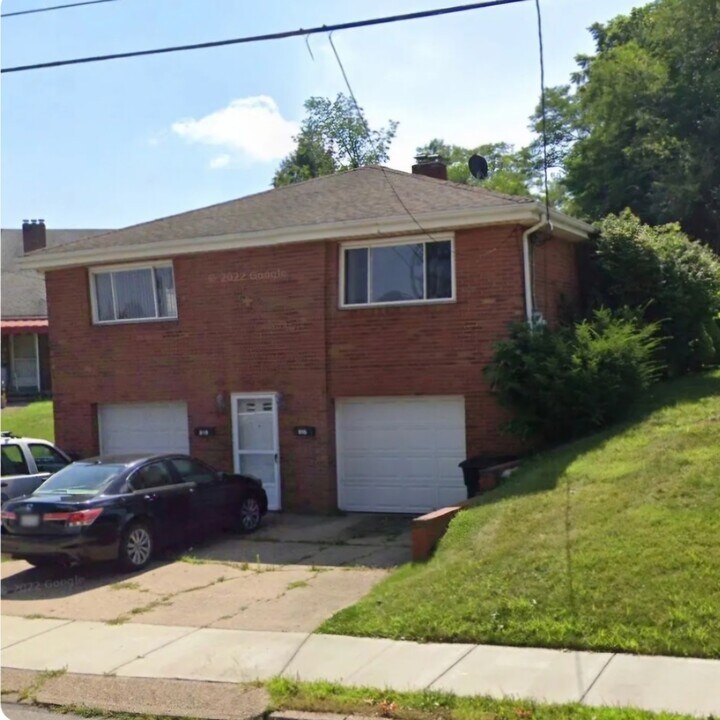 816 Brady Ave in Steubenville, OH - Foto de edificio