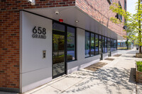 656 Grand St in Jersey City, NJ - Foto de edificio - Building Photo