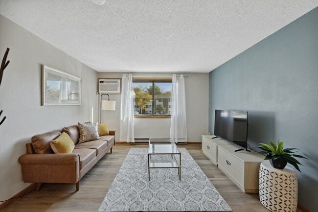 property at 902 Benton Dr