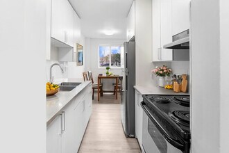 Noel Meadows in London, ON - Building Photo - Building Photo