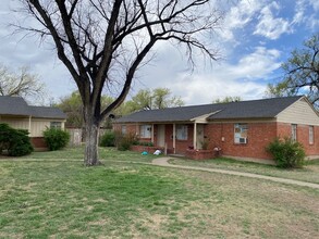 2807 Duncan Dr in Amarillo, TX - Building Photo - Building Photo