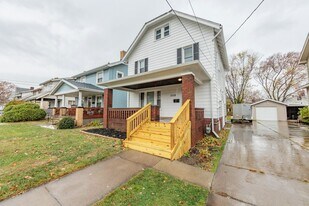 1038 W 11th St in Lorain, OH - Building Photo