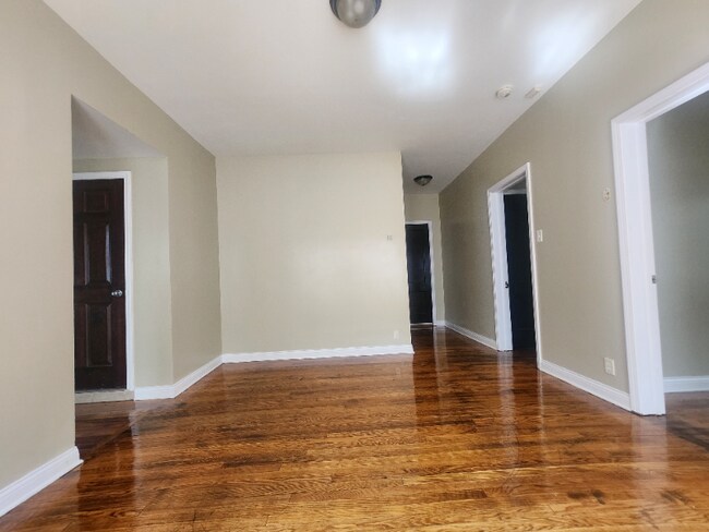 5467 W Augusta Blvd in Chicago, IL - Building Photo - Building Photo