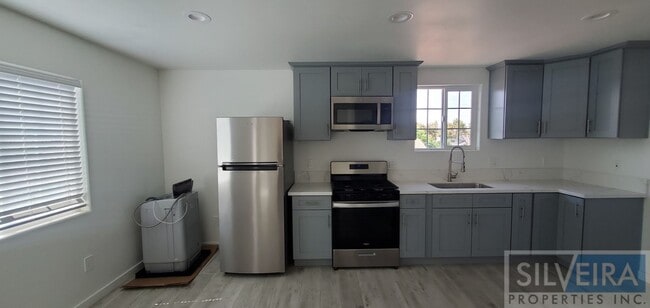 property at 521 Summerhill Dr