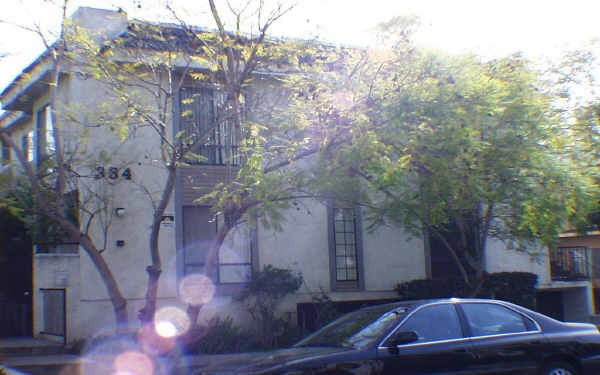 334 E Fairview Ave in Glendale, CA - Foto de edificio