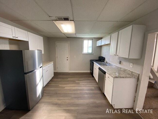 property at 814 Mariposa St
