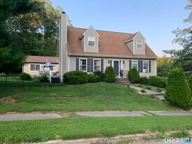 160 Russell St in Groton, CT - Building Photo