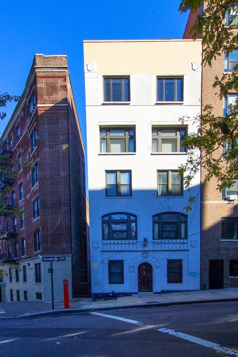 633 W 152nd St in New York, NY - Building Photo