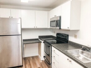 6700 NE 182nd St in Kenmore, WA - Building Photo - Building Photo