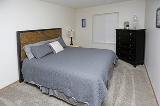 Dakota Pointe in Sioux Falls, SD - Building Photo - Interior Photo