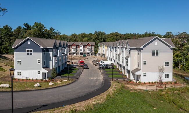 Amelia Villages in Nashua, NH - Building Photo - Building Photo