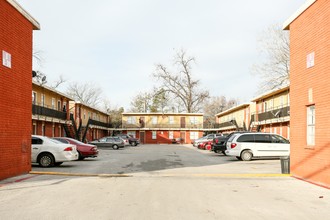 The Legacy Apartments in Houston, TX - Building Photo - Building Photo