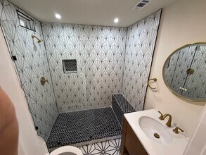 2010 Parhaven Dr in San Antonio, TX - Foto de edificio - Building Photo