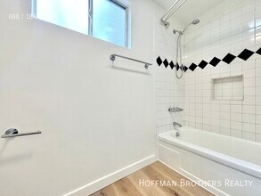 2448 Beachwood Dr in Los Angeles, CA - Building Photo - Building Photo