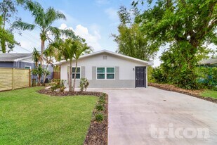 4460 49th Ave N in St. Petersburg, FL - Building Photo