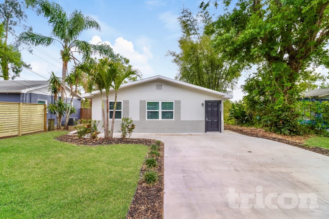 4460 49th Ave N in St. Petersburg, FL - Building Photo