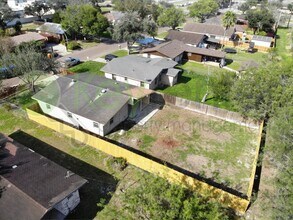 1104 Lee Cir in Edinburg, TX - Building Photo - Building Photo