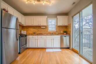 15 Gant Cir in Streamwood, IL - Building Photo - Building Photo