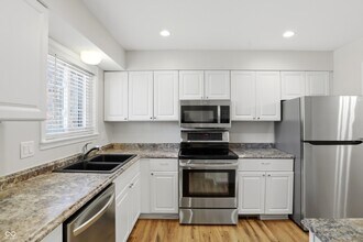4 Druid Hill Ct in Carmel, IN - Building Photo - Building Photo