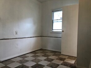 76 Garden City Ave in Wyandanch, NY - Building Photo - Building Photo