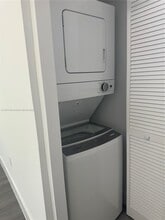 638 SW 21st Ave, Unit 2 in Miami, FL - Foto de edificio - Building Photo