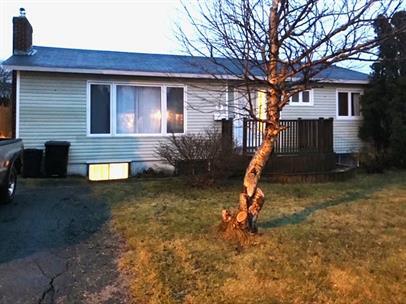 property at 14 Riverside Dr E