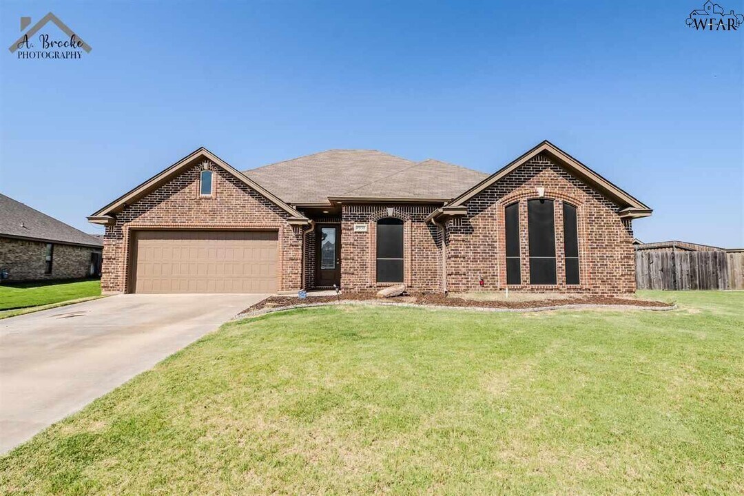 4938 Spring Hill Dr in Wichita Falls, TX - Building Photo
