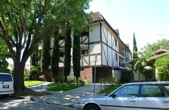 633 Alexander St in Glendale, CA - Building Photo - Building Photo