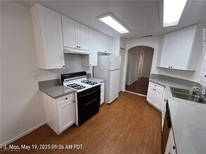 1533 Linnbaker Ln in Las Vegas, NV - Building Photo - Building Photo