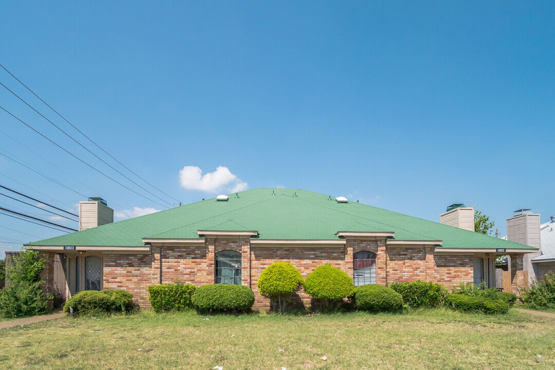 11805 Garden Terrace Dr in Dallas, TX - Building Photo