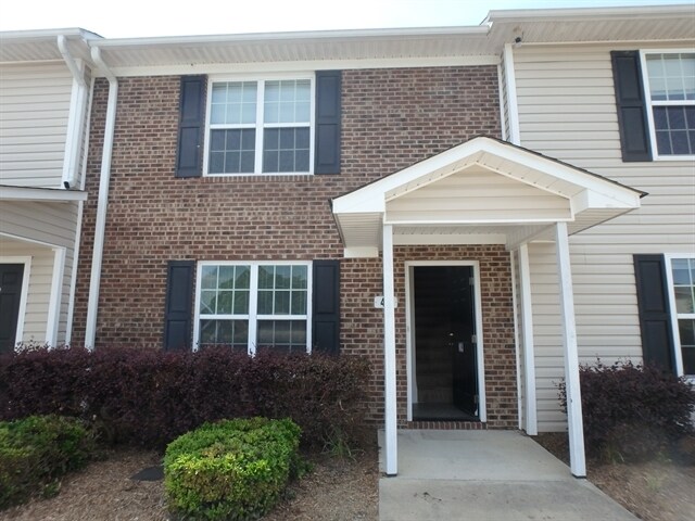 43 Wolf Creek Ln in Lillington, NC - Building Photo