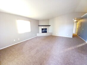 6574 Pine Spring Ave in Twentynine Palms, CA - Building Photo - Building Photo