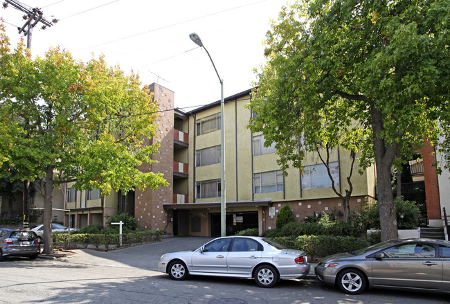 Lee Crest Apartments in Oakland, CA - Building Photo - Building Photo