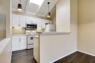 207 Hi Cir N in Horseshoe Bay, TX - Building Photo - Building Photo