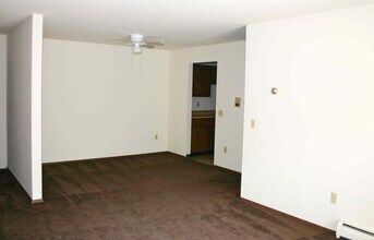 Garden Point Apartments in Fitchburg, WI - Building Photo - Building Photo