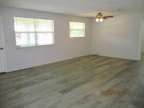 331 Clifton Ave in Daytona Beach, FL - Foto de edificio - Building Photo
