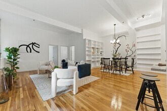 70 Harvey St in Cambridge, MA - Foto de edificio - Building Photo