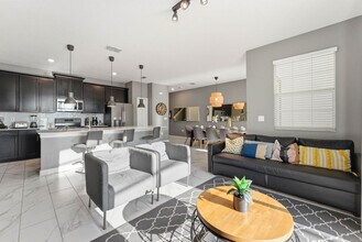 8924 Stinger Dr in Four Corners, FL - Building Photo - Building Photo